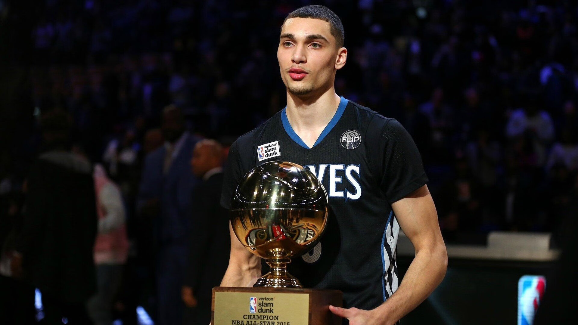 “青春逐梦”青少年篮球志愿者在北京发起爱心公益行动,弘扬志愿服务精神